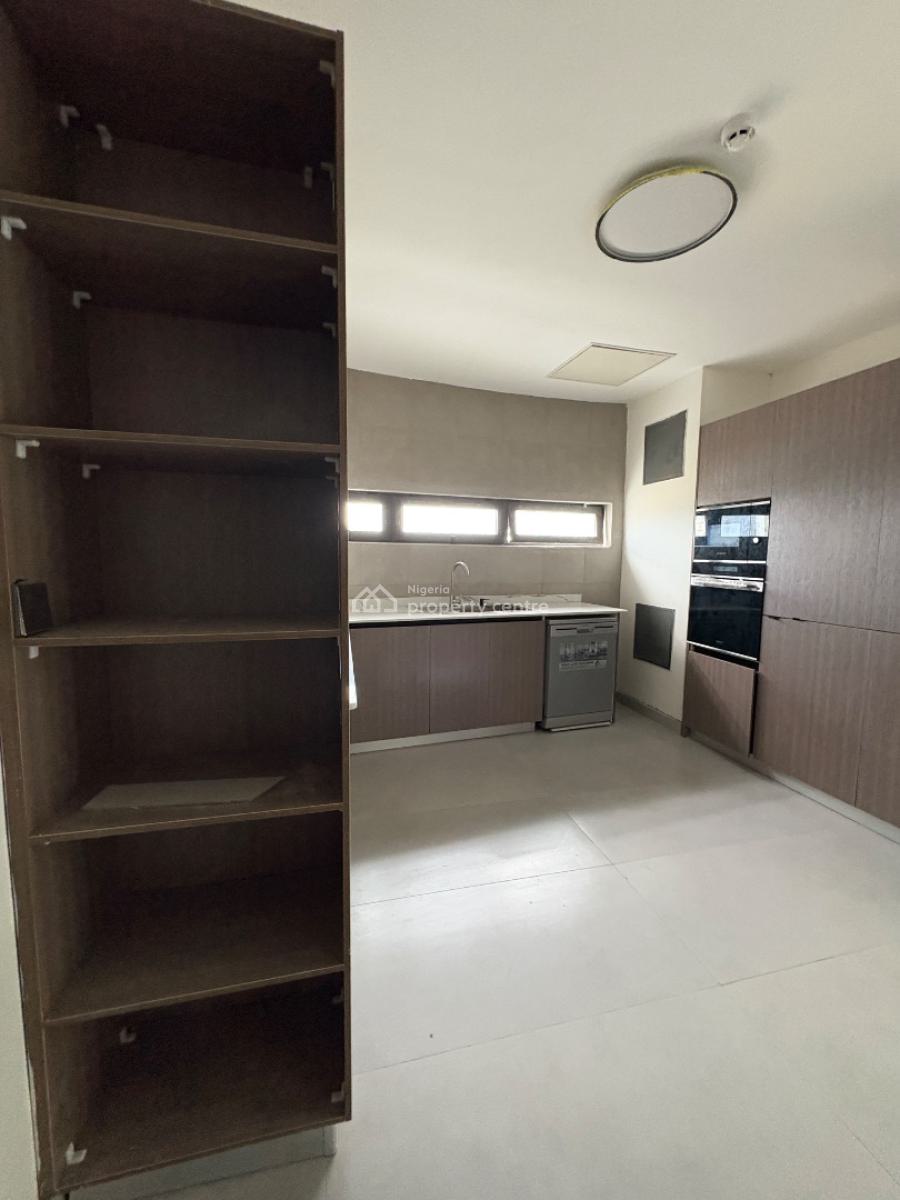 Spacious  4 Bedroom Apartment, Off Adeola Odeku, Victoria Island (vi), Lagos, Flat / Apartment for Sale