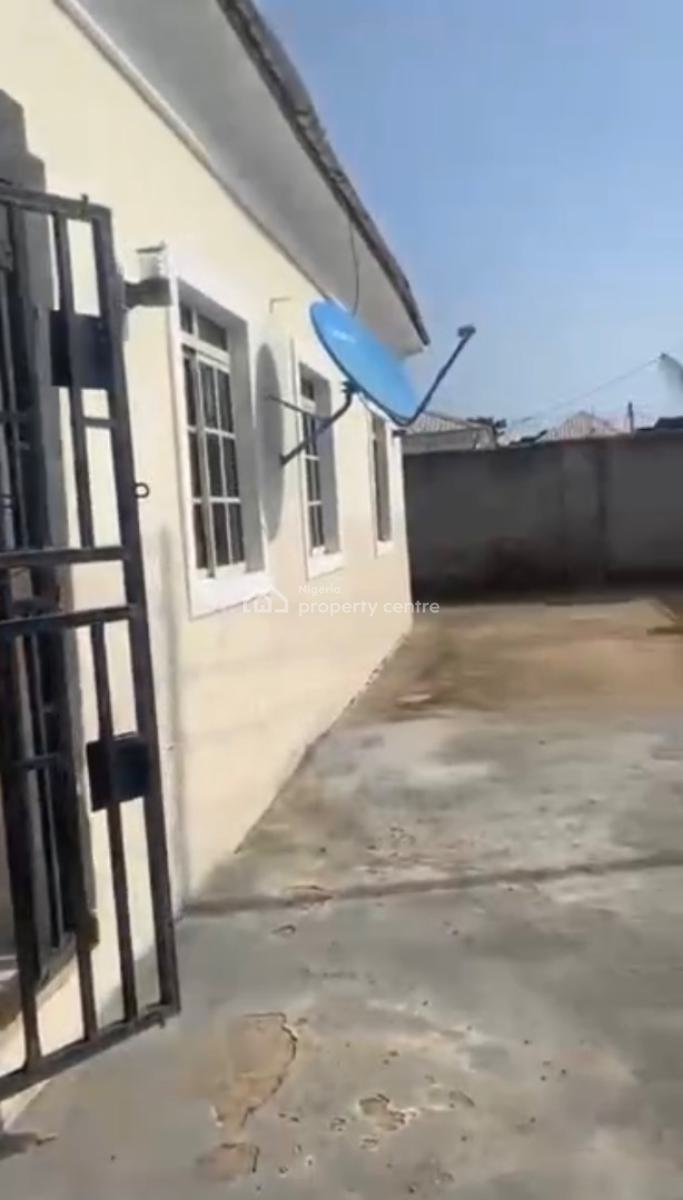 Luxury 3 Bedroom Bungalow, Behind Amac Market, Fha (f.h.a), Lugbe District, Abuja, Detached Bungalow for Sale