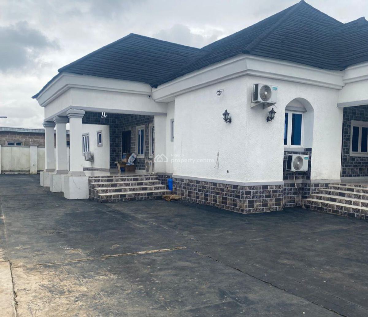 4 Masters Bedrooms Bungalow on 100ft By 100ft Land, Okhoromi Community, Off Airport Road, Benin, Oredo, Edo, Terraced Bungalow for Sale