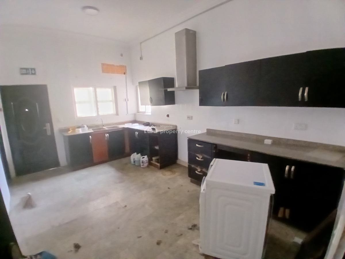 Neatly Maintained Commercial 4 Bedroom Serviced Duplex, Lekki Phase 1, Lekki, Lagos, Office Space for Rent