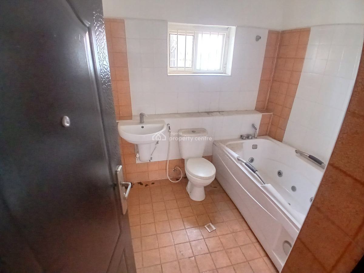 Neatly Maintained Commercial 4 Bedroom Serviced Duplex, Lekki Phase 1, Lekki, Lagos, Office Space for Rent
