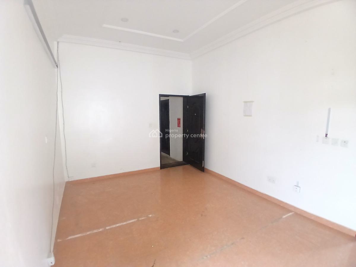 Neatly Maintained Commercial 4 Bedroom Serviced Duplex, Lekki Phase 1, Lekki, Lagos, Office Space for Rent