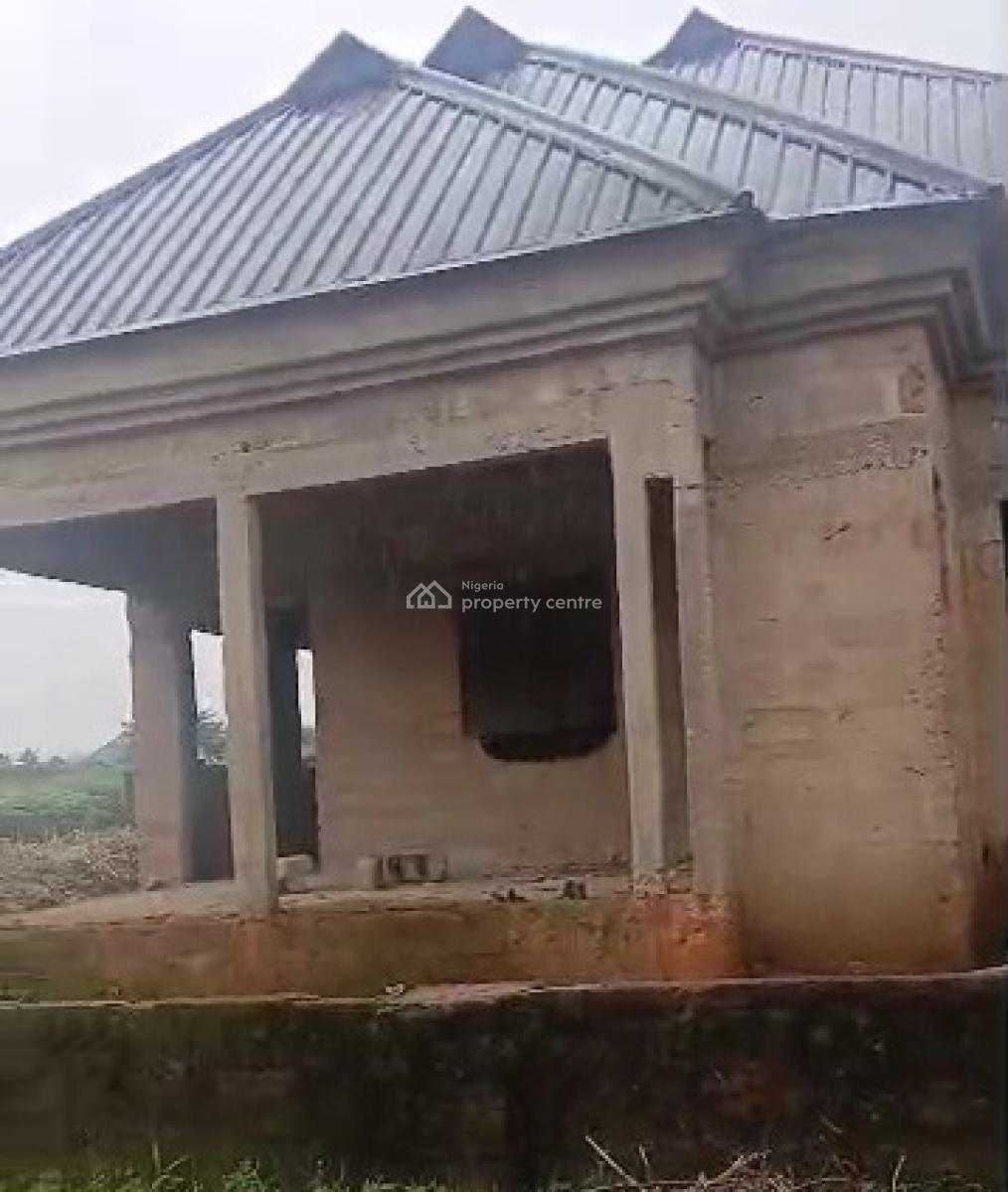 3 Masters Bedroom Bungalow 100ft By 100 Land, Aruogba Community, Airport Road, Benin, Oredo, Edo, Terraced Bungalow for Sale