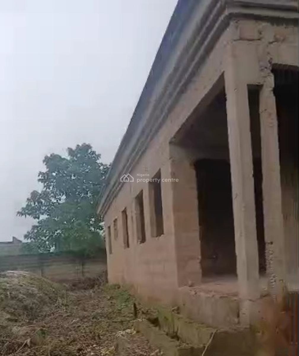 3 Masters Bedroom Bungalow 100ft By 100 Land, Aruogba Community, Airport Road, Benin, Oredo, Edo, Terraced Bungalow for Sale