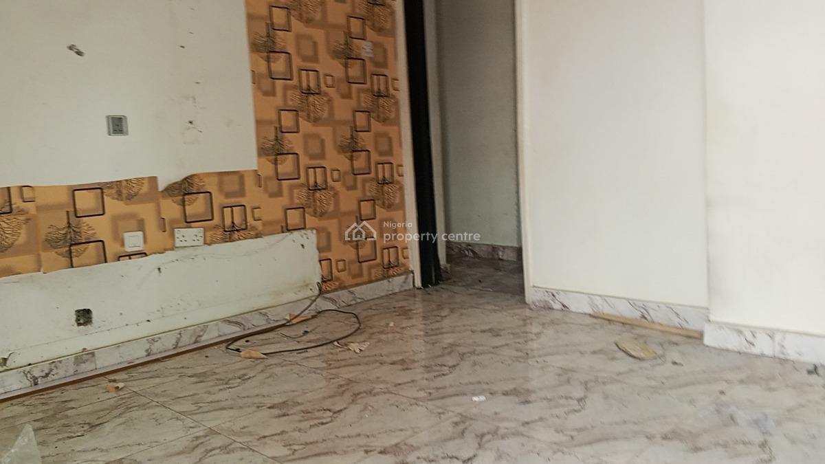 a Clean 3 Bedroom Ensuite Apartment Upstairs, Behind Owode Metal and Srabe Market, Irawo, Kosofe, Lagos, Flat / Apartment for Rent
