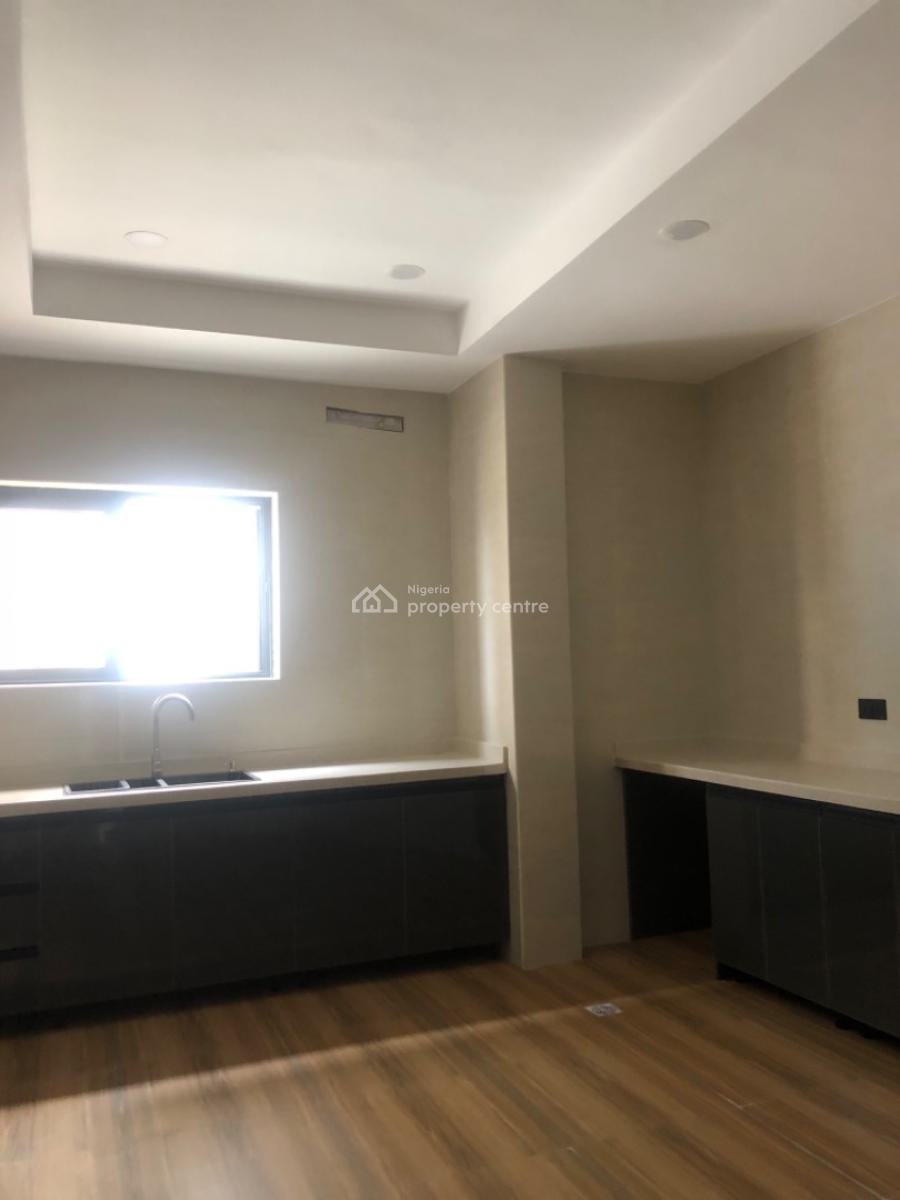 2 Bedroom Apartment (pent House), Admiralty Way, Lekki Phase 1, Lekki, Lagos, Flat / Apartment for Rent