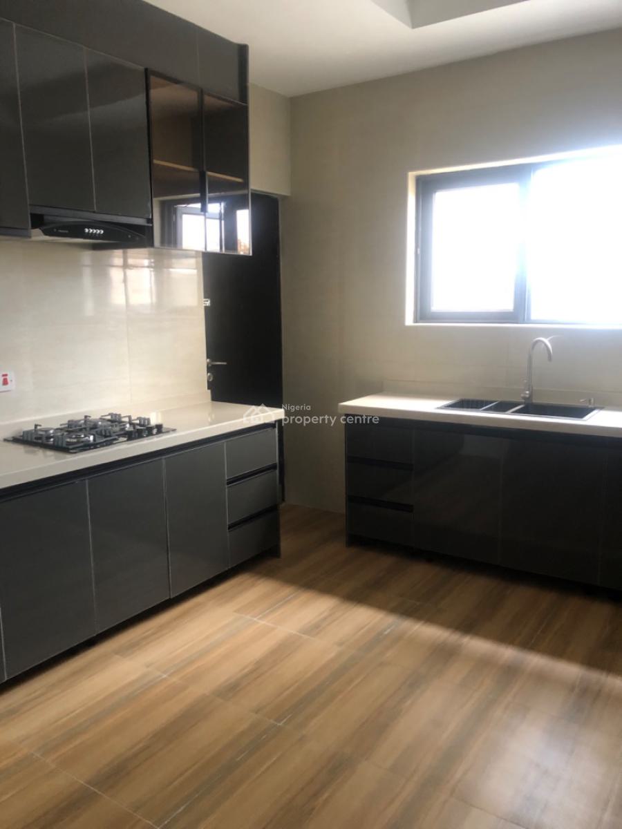 2 Bedroom Apartment (pent House), Admiralty Way, Lekki Phase 1, Lekki, Lagos, Flat / Apartment for Rent