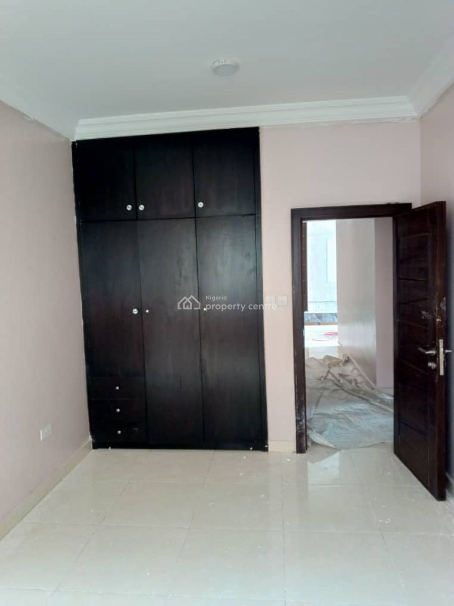 Well Maintained 3 Bedroom Apartment, Chevron Drive, Lekki Phase 2, Lekki, Lagos, Flat / Apartment for Rent