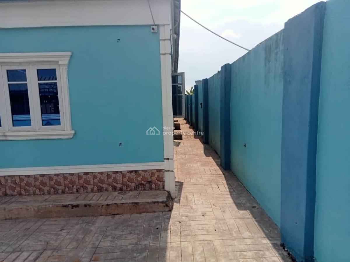 3bedrooms Bungalow Plus 2bedrooms Bq in Apata, Ibadan, Alayo Jiboye, Apata, Ibadan, Oyo, Detached Bungalow for Sale