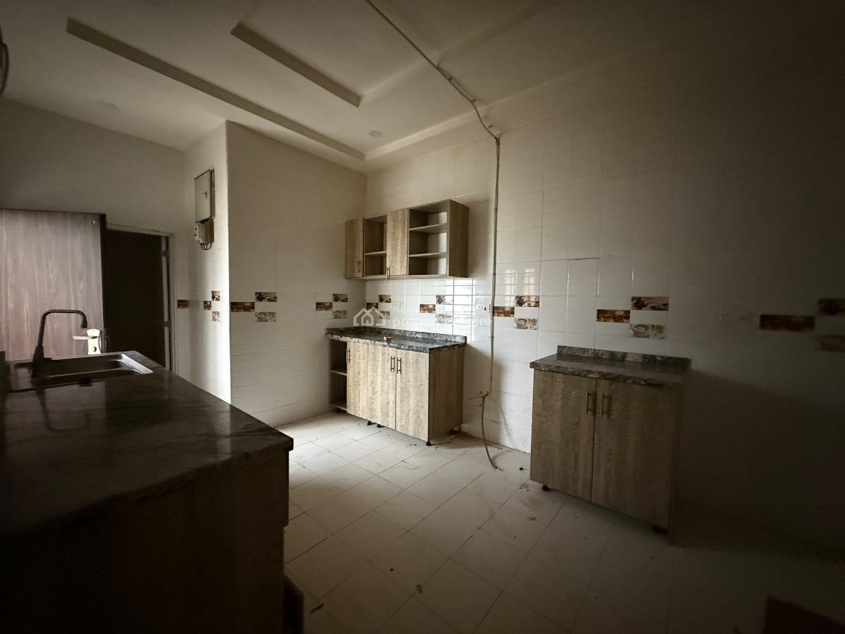 Very Spacious & Lovely 2 Bedroom Flat, Gilmore, Jahi, Abuja, Flat / Apartment for Rent