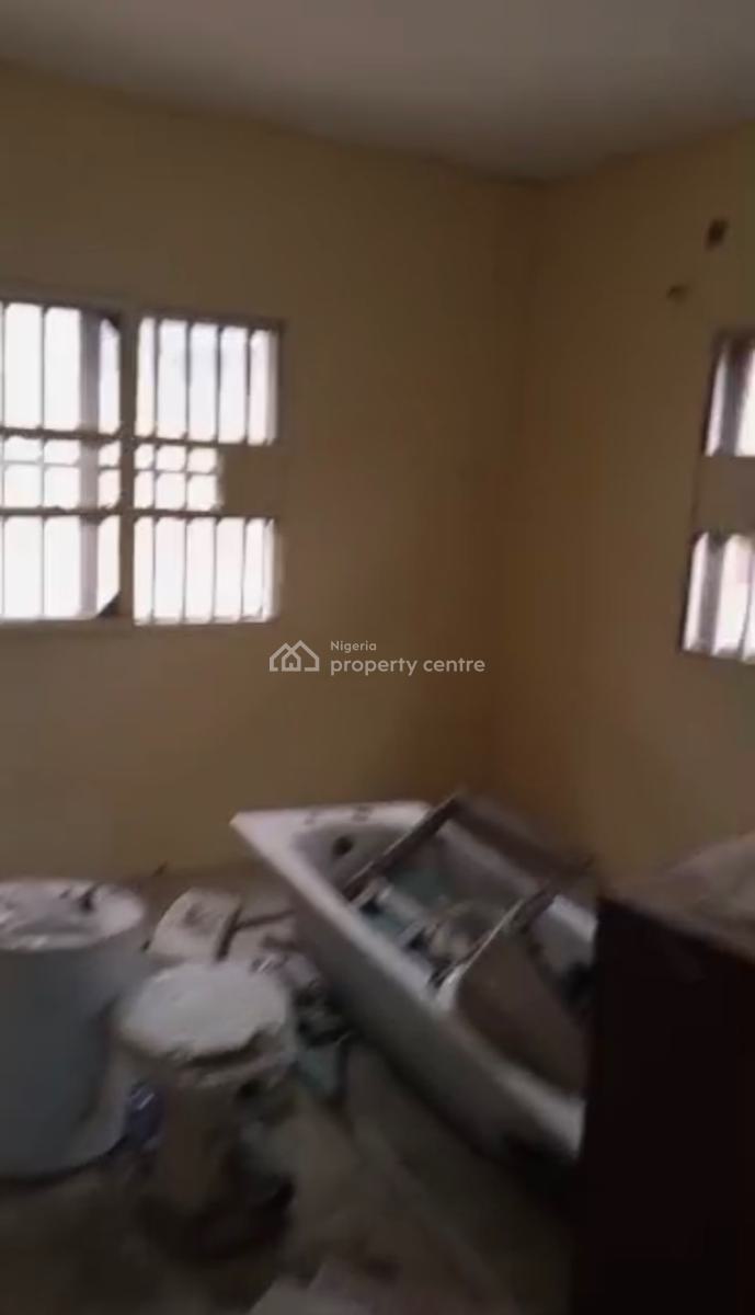 a Standard Renovated 4 Bedrooms Duplex, Gra Phase 2 Estate, Gbagada, Lagos, Terraced Duplex for Rent