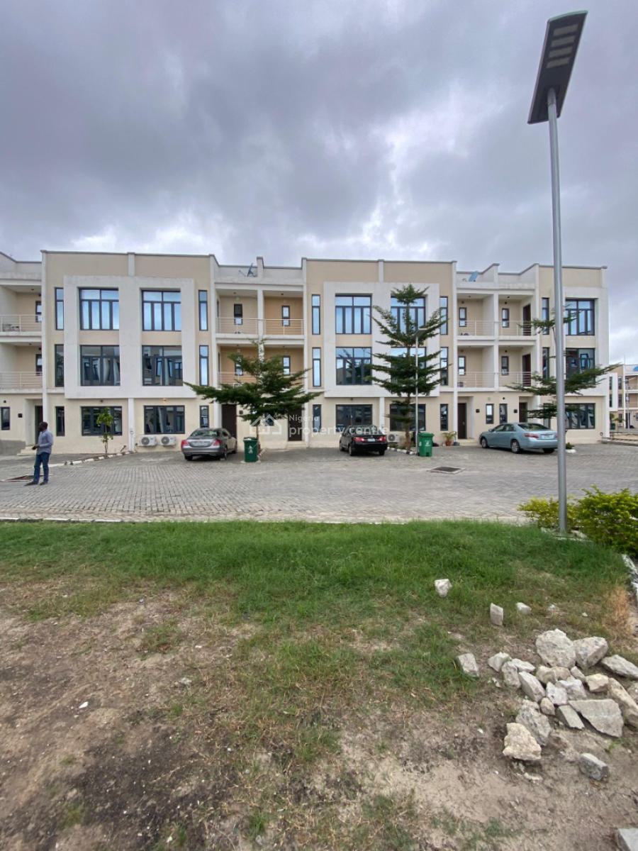 4 Bedroom Terrace Duplex with Bq, Osapa, Lekki, Lagos, Terraced Duplex for Sale