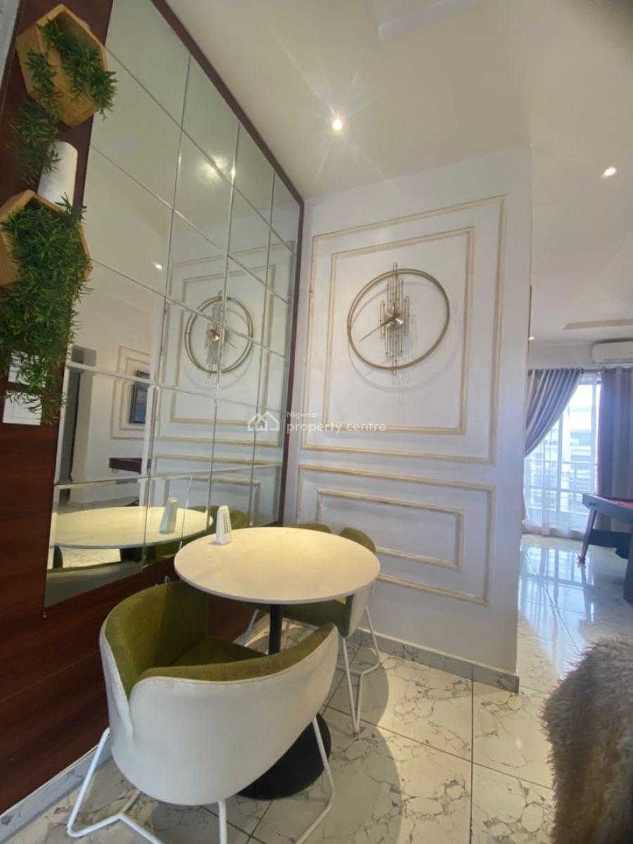 Fully Furnished 2 Bedroom Apartment, Right, Lekki Phase 1, Lekki, Lagos, Flat / Apartment for Rent