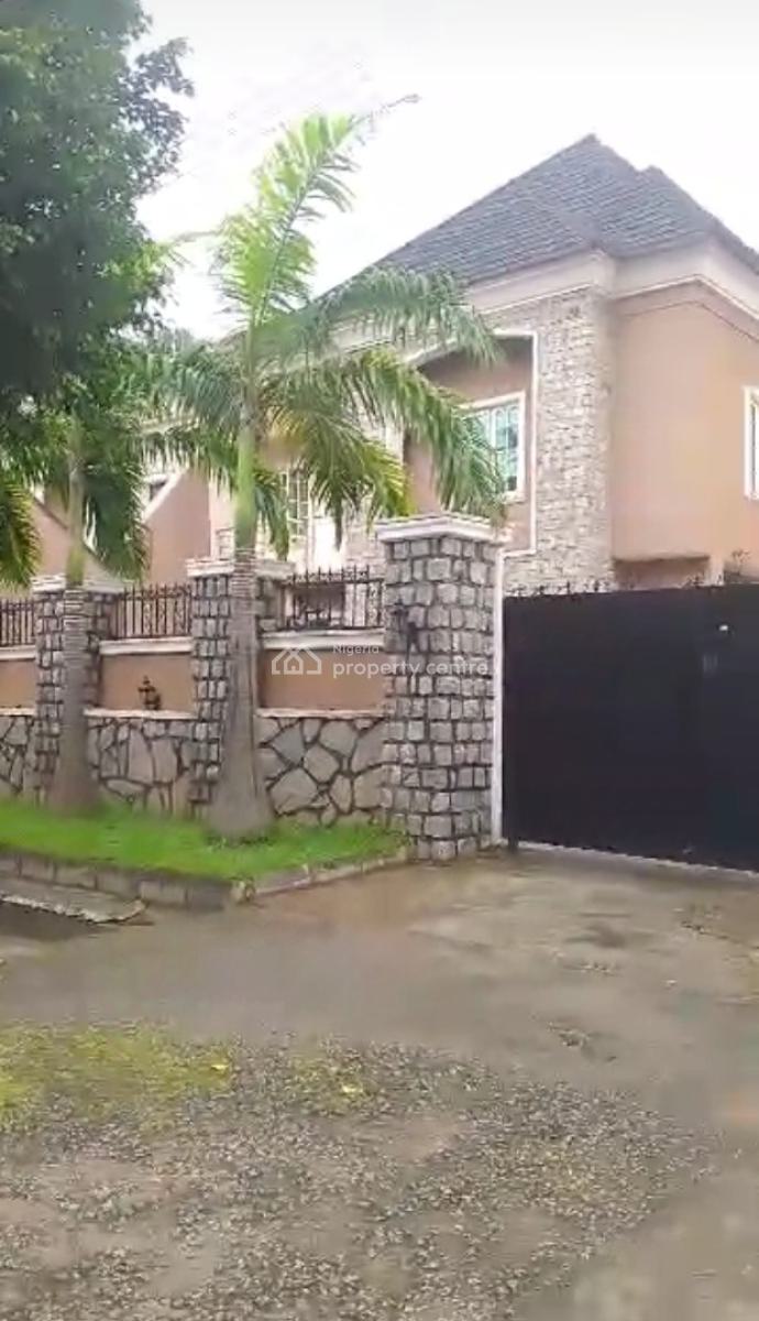 Distress 4 Bedroom Semi Detached Duplex with Bq, Gwarinpa, Abuja, Semi-detached Duplex for Sale