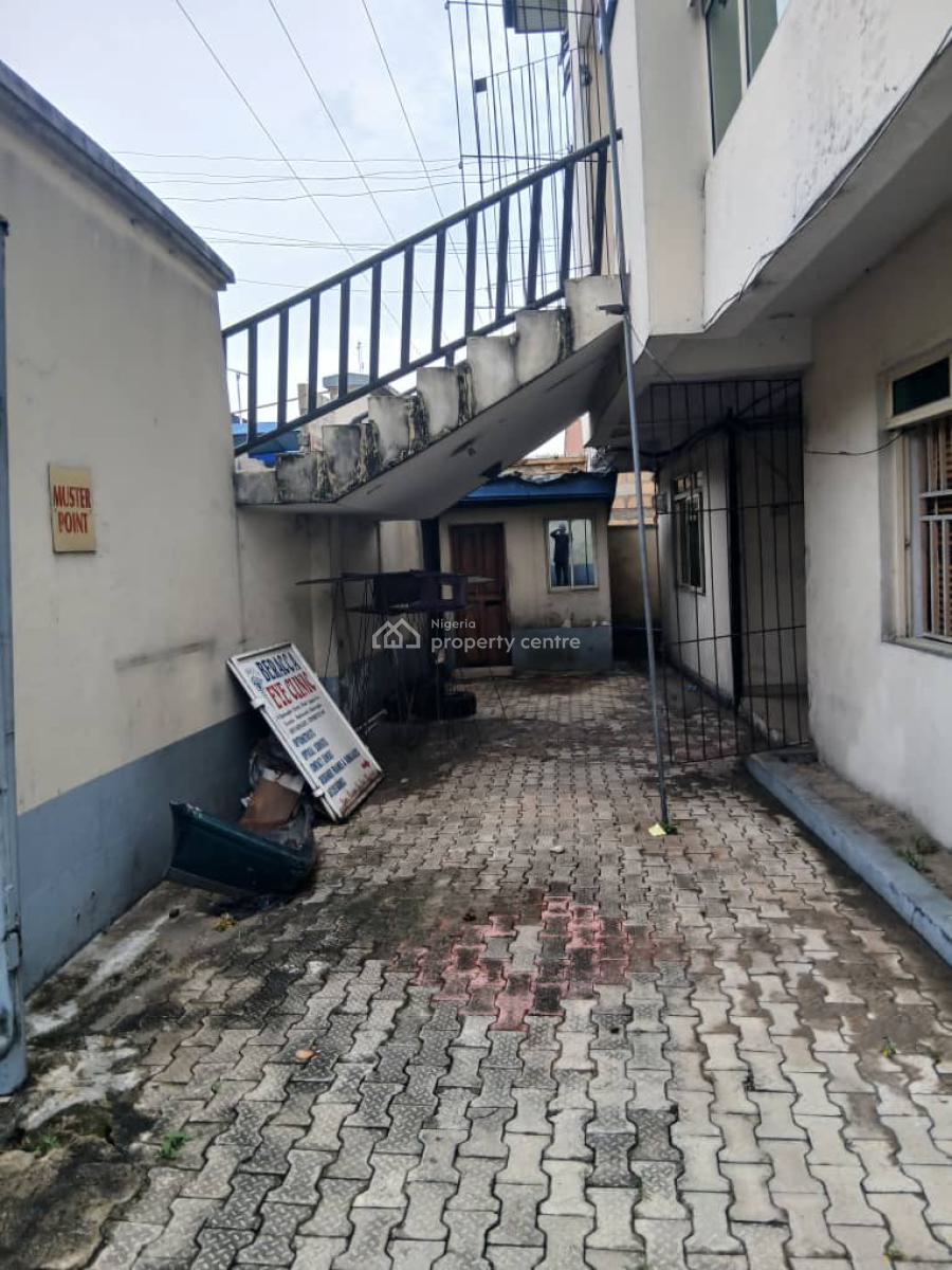 Open Plan Office Space with Ample Parking Space, Rumuogba Estate, Rumuogba, Port Harcourt, Rivers, Plaza / Complex / Mall for Sale