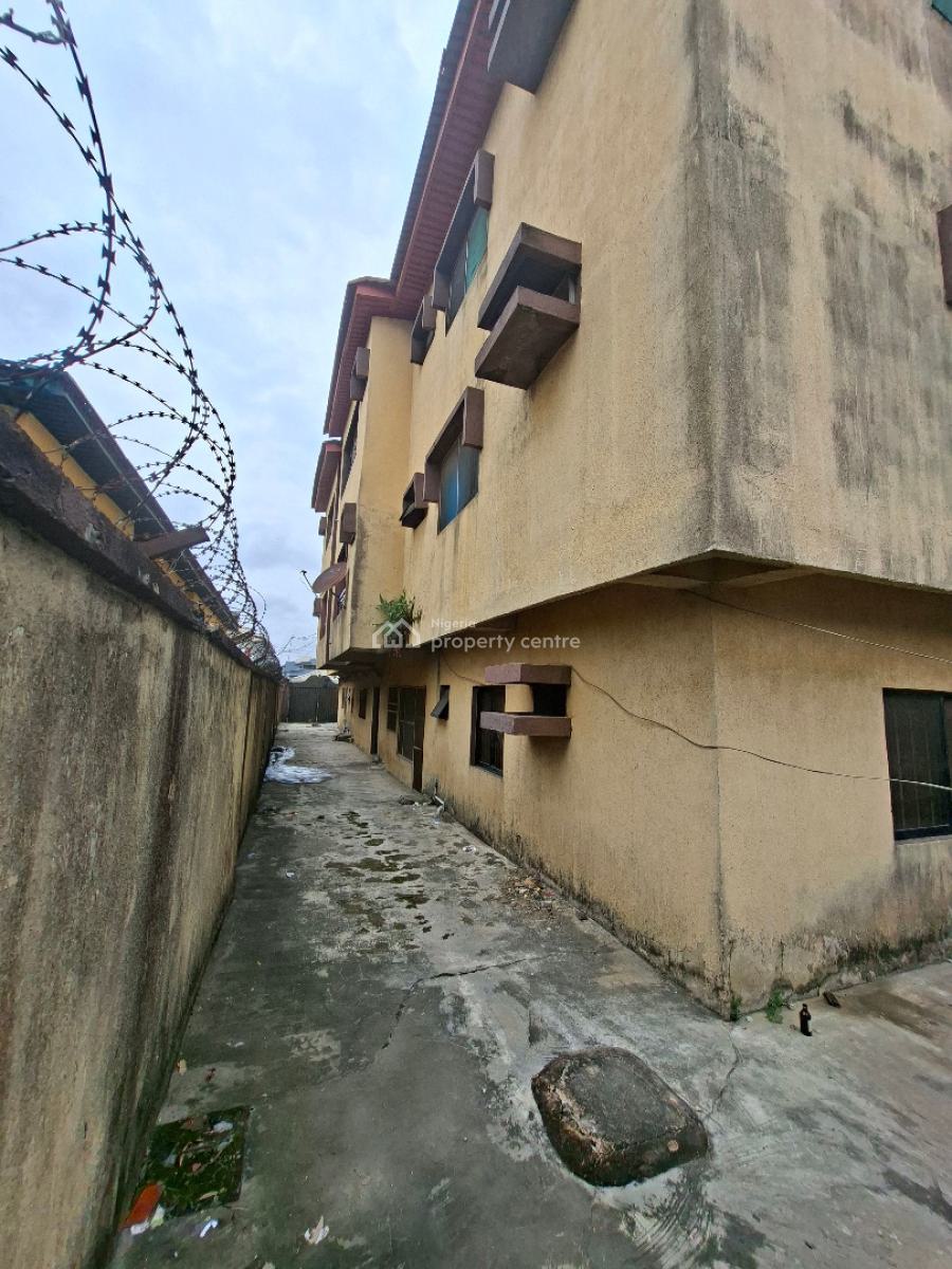 Bck of 6flats of 3bedroom Each, Market Square, Ago Palace, Isolo, Lagos, Block of Flats for Sale