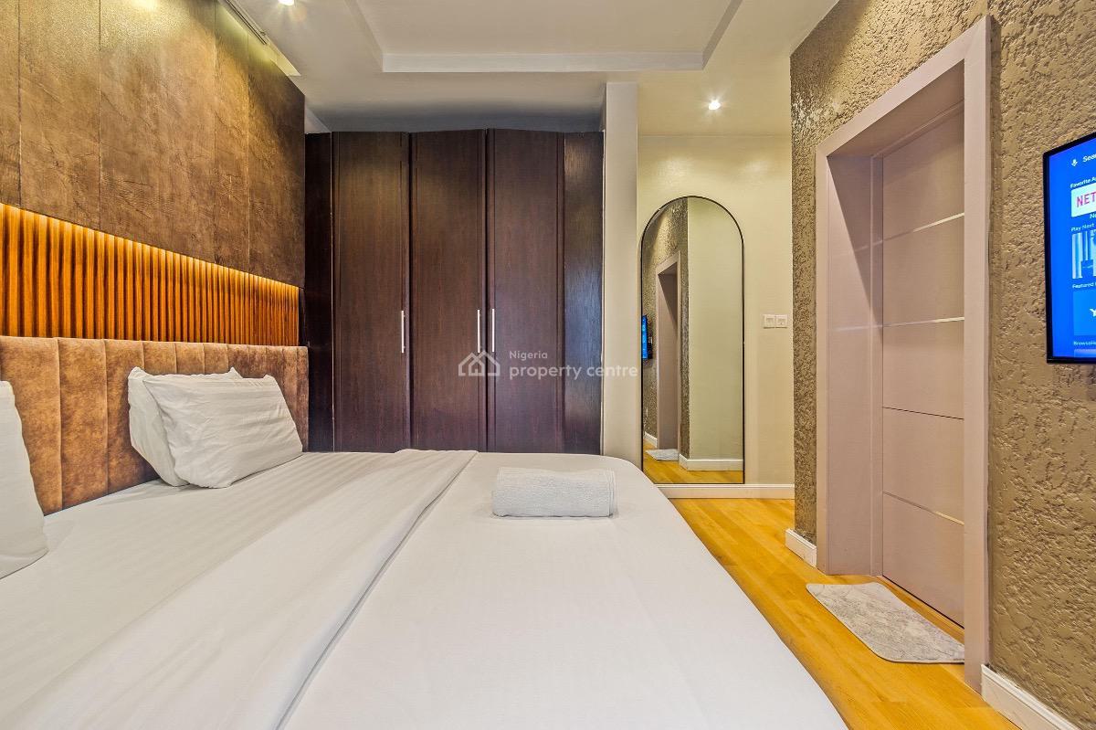 Brand New Luxury and Spacious 4 Bedroom Penthouse with Balconie,pool a, Lekki Phase 1, Lekki, Lagos, Flat / Apartment Short Let