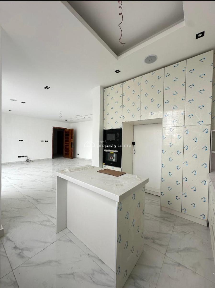 2bedroom Apartment Available, Lekki Phase 1, Lekki, Lagos, Flat / Apartment for Sale