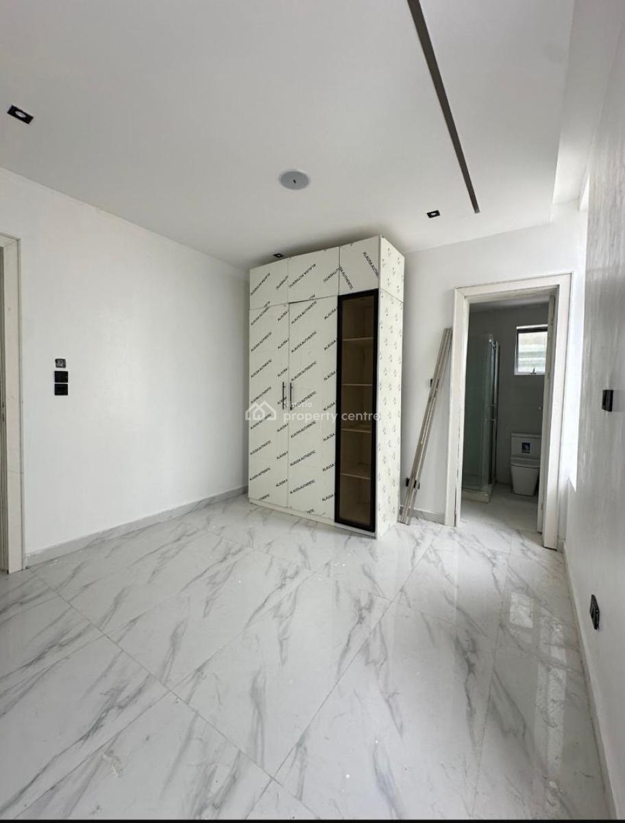 2bedroom Apartment Available, Lekki Phase 1, Lekki, Lagos, Flat / Apartment for Sale