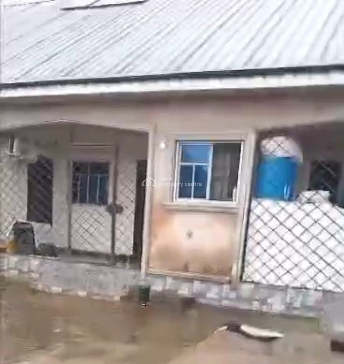 5 Bedroom Bungalow & Bq 100ft By 120ft Land, Ihama Road, Gra, Benin, Oredo, Edo, Terraced Bungalow for Sale