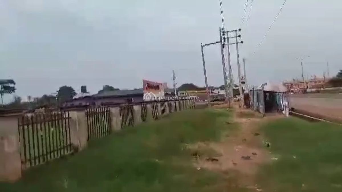205ft By 194ft Land Title: Cofo, Aduwawa Road, Opposite Market Square, Benin, Oredo, Edo, Commercial Land for Sale