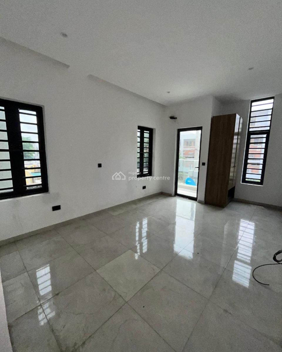 Lovely 1 Bedroom Apartment with Bq, Lekki Phase 1, Lekki Phase 1, Lekki, Lagos, Block of Flats for Sale