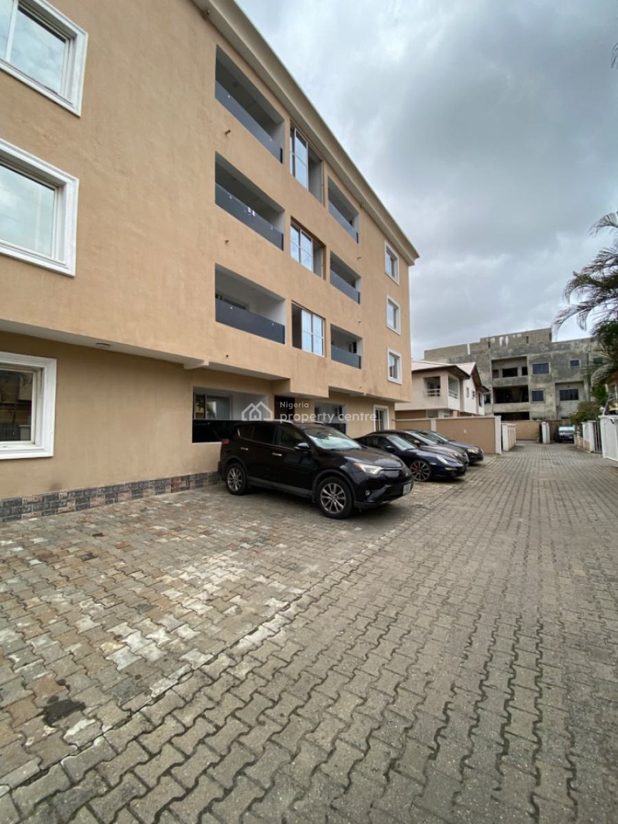 Relative New Self Serviced 3 Bedrooms Apartments on Ground Floor, Off Admiralty Lekki, Lekki Phase 1, Lekki, Lagos, Flat / Apartment for Rent