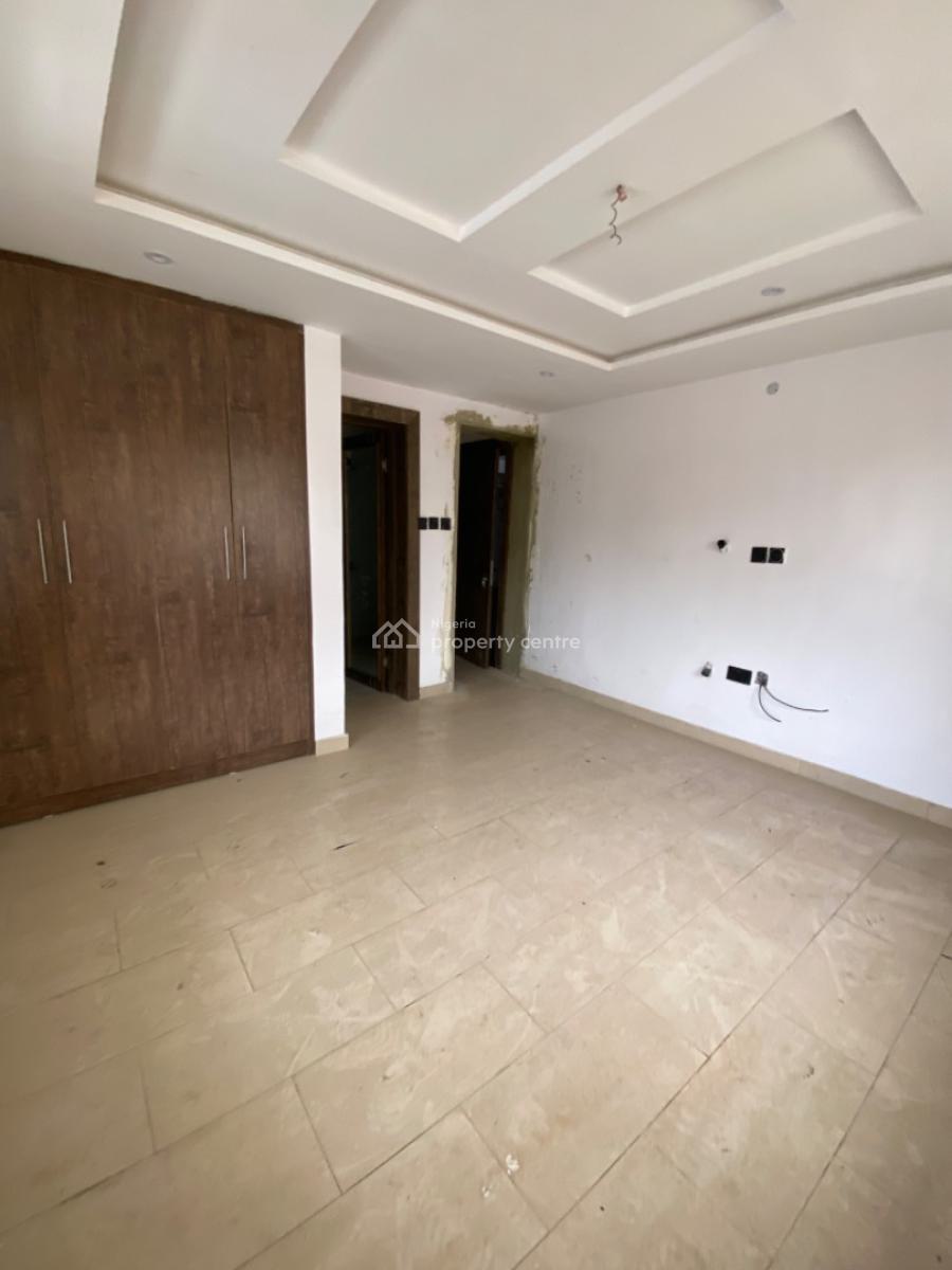 Relative New Self Serviced 3 Bedrooms Apartments on Ground Floor, Off Admiralty Lekki, Lekki Phase 1, Lekki, Lagos, Flat / Apartment for Rent