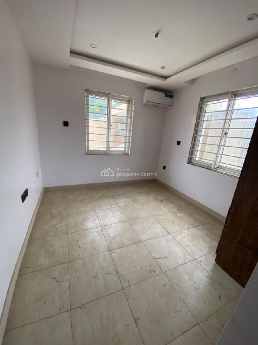 Relative New Self Serviced 3 Bedrooms Apartments on Ground Floor, Off Admiralty Lekki, Lekki Phase 1, Lekki, Lagos, Flat / Apartment for Rent