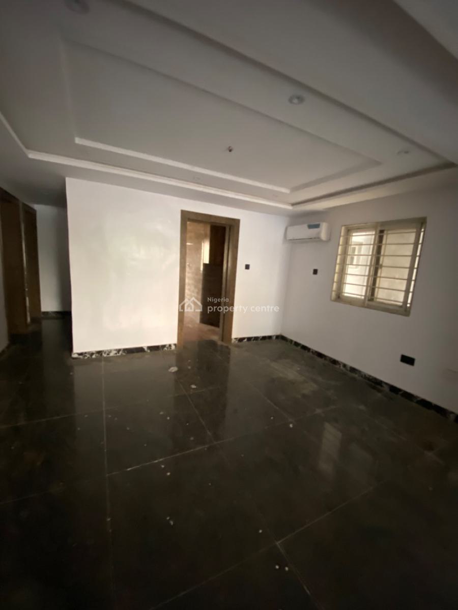 Relative New Self Serviced 3 Bedrooms Apartments on Ground Floor, Off Admiralty Lekki, Lekki Phase 1, Lekki, Lagos, Flat / Apartment for Rent