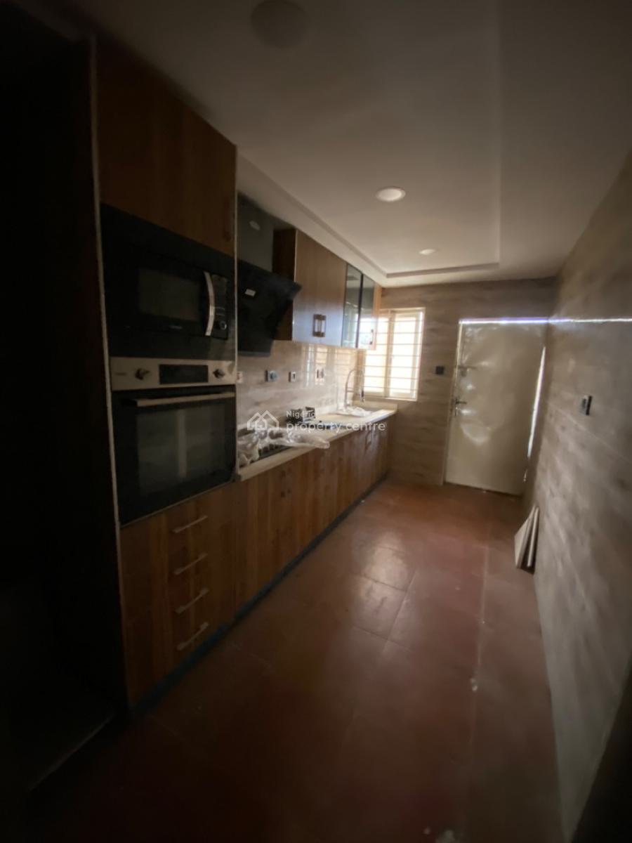 Relative New Self Serviced 3 Bedrooms Apartments on Ground Floor, Off Admiralty Lekki, Lekki Phase 1, Lekki, Lagos, Flat / Apartment for Rent