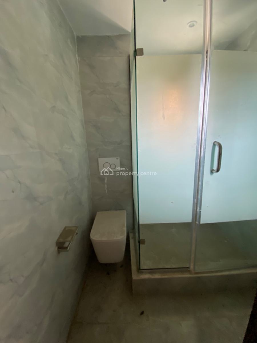 Relative New Self Serviced 3 Bedrooms Apartments on Ground Floor, Off Admiralty Lekki, Lekki Phase 1, Lekki, Lagos, Flat / Apartment for Rent