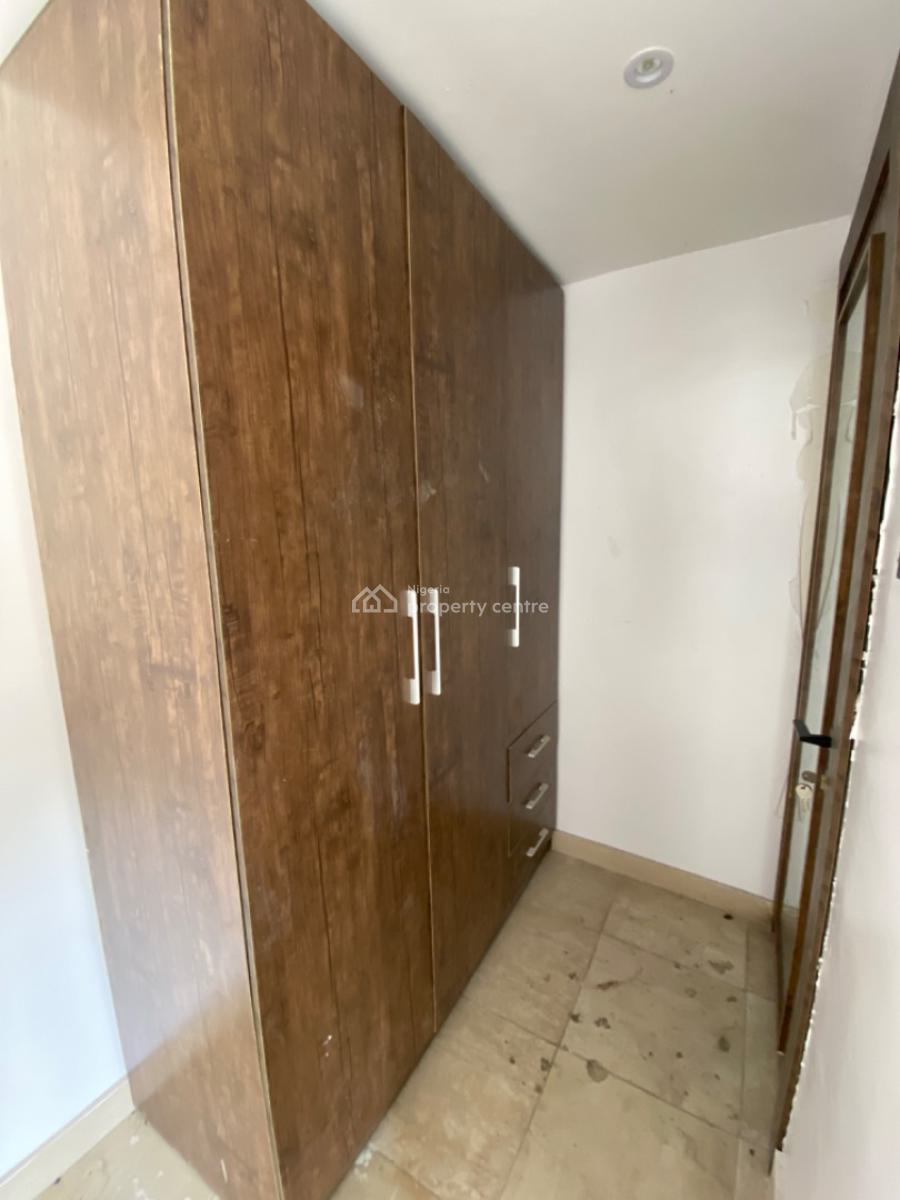 Relative New Self Serviced 3 Bedrooms Apartments on Ground Floor, Off Admiralty Lekki, Lekki Phase 1, Lekki, Lagos, Flat / Apartment for Rent