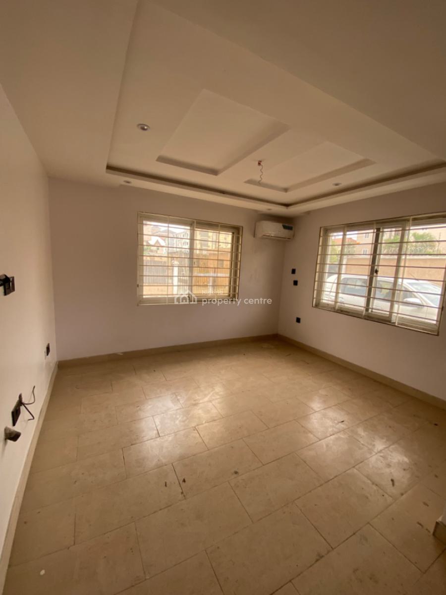 Relative New Self Serviced 3 Bedrooms Apartments on Ground Floor, Off Admiralty Lekki, Lekki Phase 1, Lekki, Lagos, Flat / Apartment for Rent