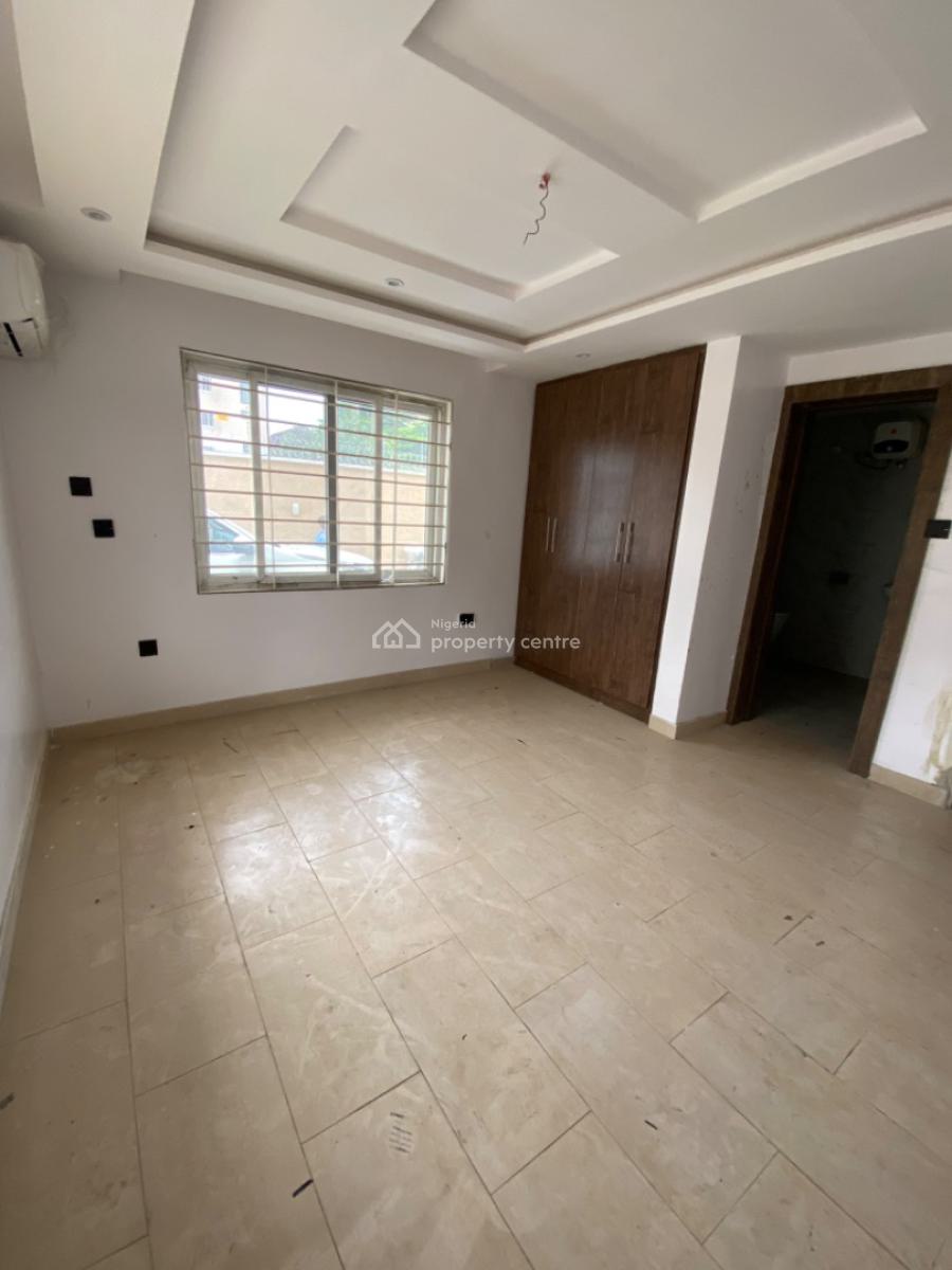 Relative New Self Serviced 3 Bedrooms Apartments on Ground Floor, Off Admiralty Lekki, Lekki Phase 1, Lekki, Lagos, Flat / Apartment for Rent