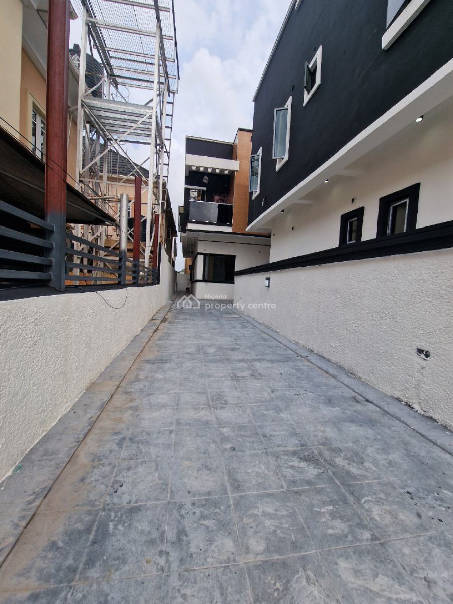 Beautifully Designed Home, Chevron, Ikota, Lekki, Lagos, Semi-detached Duplex for Sale