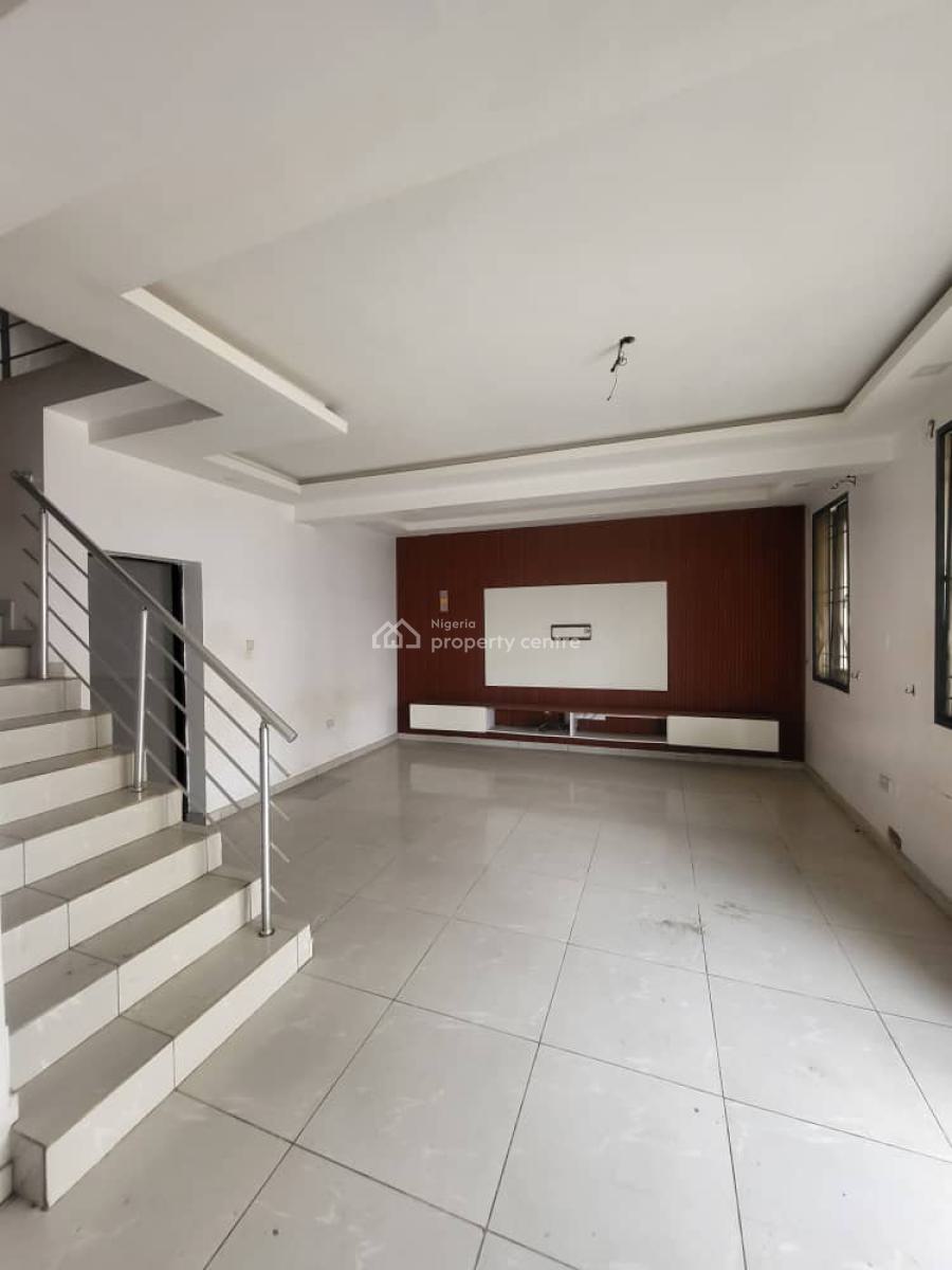 Distress Specious Well Built 3 Bedroom Terrace Duplex in a Well Secured Area, Orchid, Lekki, Lagos, Terraced Duplex for Sale
