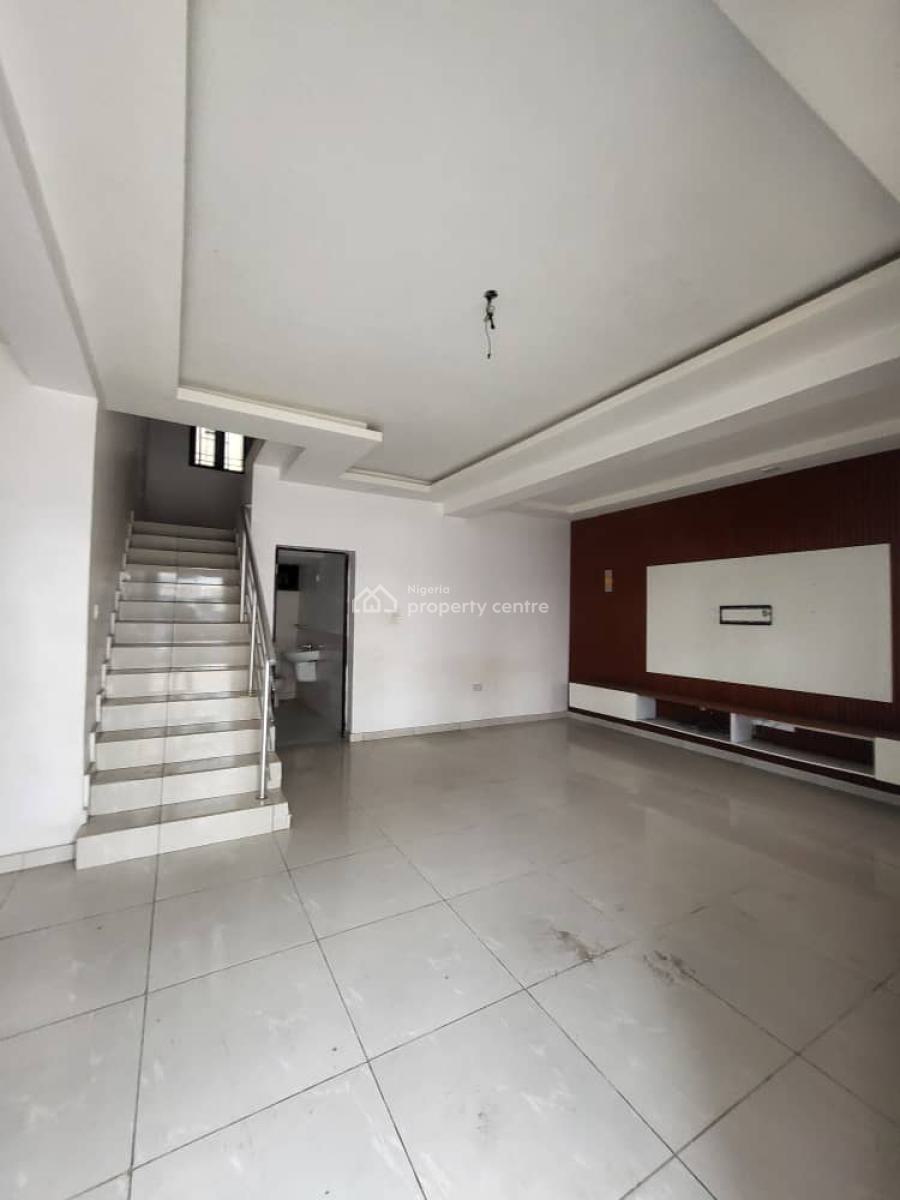 Distress Specious Well Built 3 Bedroom Terrace Duplex in a Well Secured Area, Orchid, Lekki, Lagos, Terraced Duplex for Sale