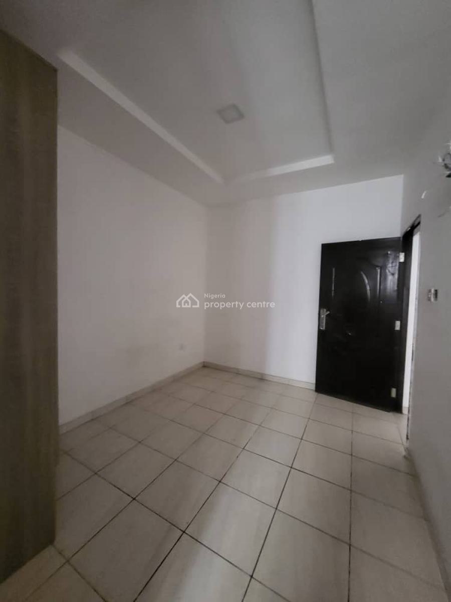 Distress Specious Well Built 3 Bedroom Terrace Duplex in a Well Secured Area, Orchid, Lekki, Lagos, Terraced Duplex for Sale