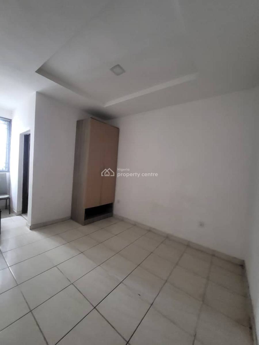 Distress Specious Well Built 3 Bedroom Terrace Duplex in a Well Secured Area, Orchid, Lekki, Lagos, Terraced Duplex for Sale