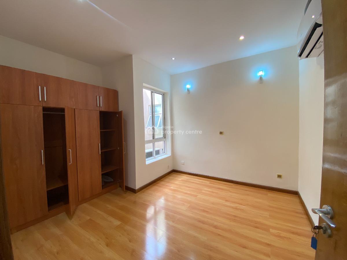 Prestige Living -- 2-bedroom Waterfront Apartment with Bqs, 3rd Avenue Banana Island Estate, Banana Island, Ikoyi, Lagos, Flat / Apartment for Sale