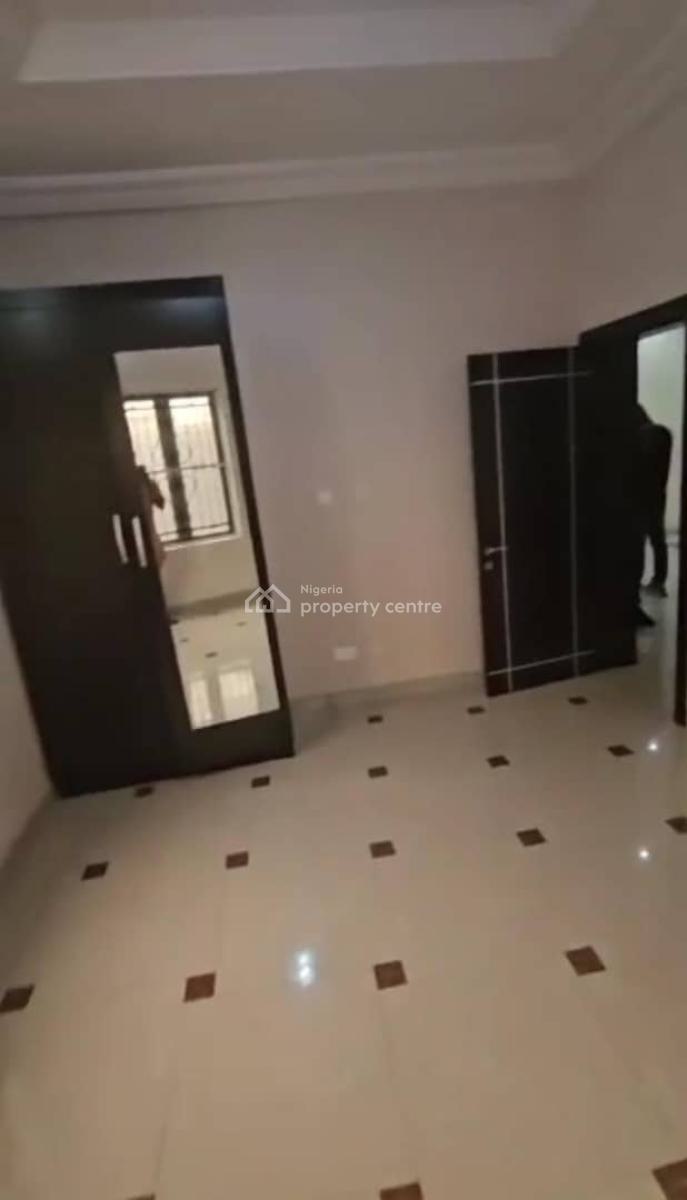 Lovely 2 Bedroom Flat, Gra Phase 2, Magodo, Lagos, Flat / Apartment for Rent