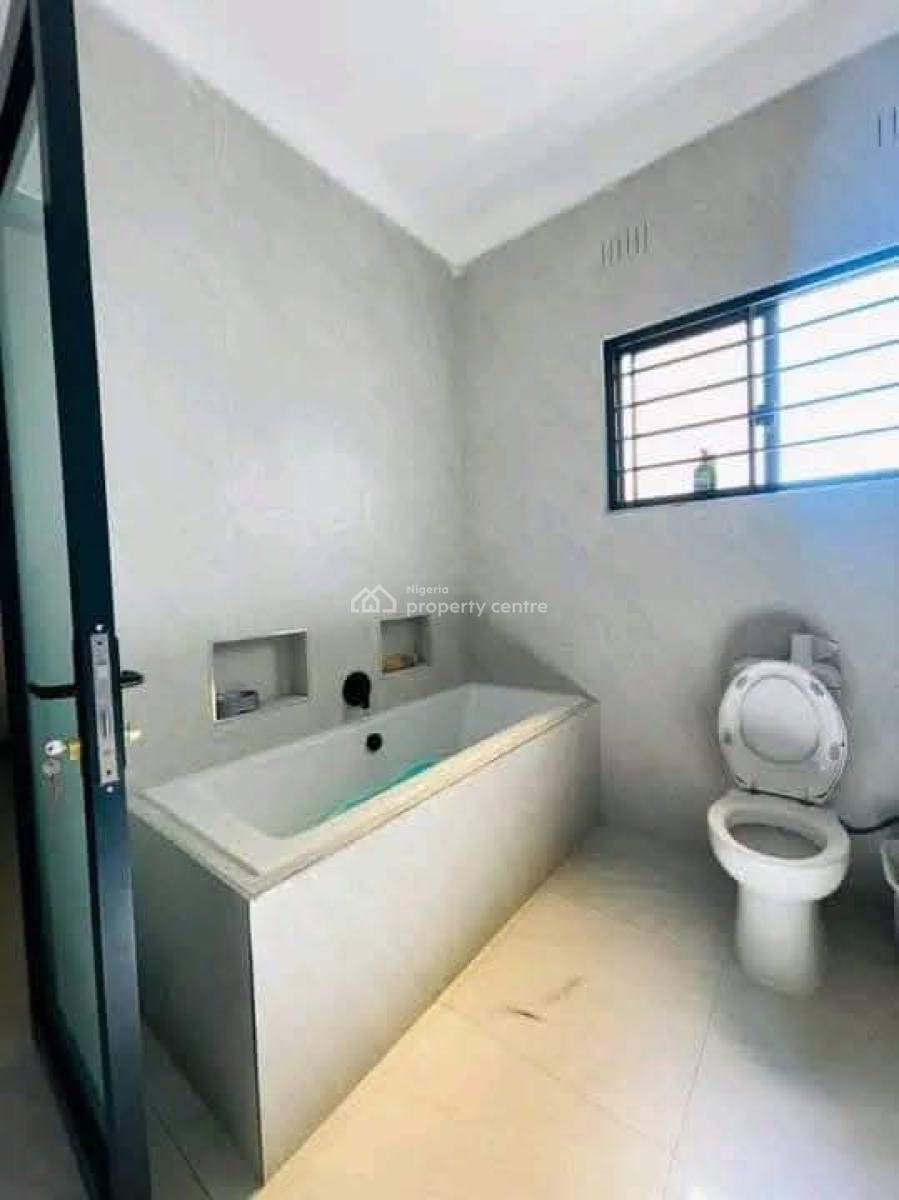3 Bedroom Apartments, Yaba, Lagos, Flat / Apartment for Rent