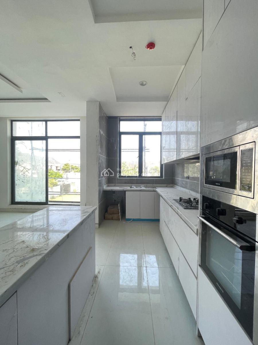 2 Bedroom Apartment with Elevator, Pool and Gym, Lekki Phase 1, Lekki, Lagos, Flat / Apartment for Sale