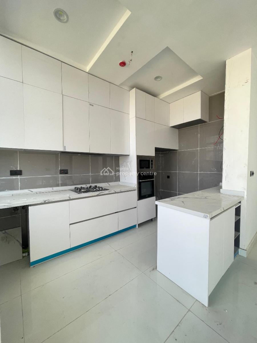 2 Bedroom Apartment with Elevator, Pool and Gym, Lekki Phase 1, Lekki, Lagos, Flat / Apartment for Sale