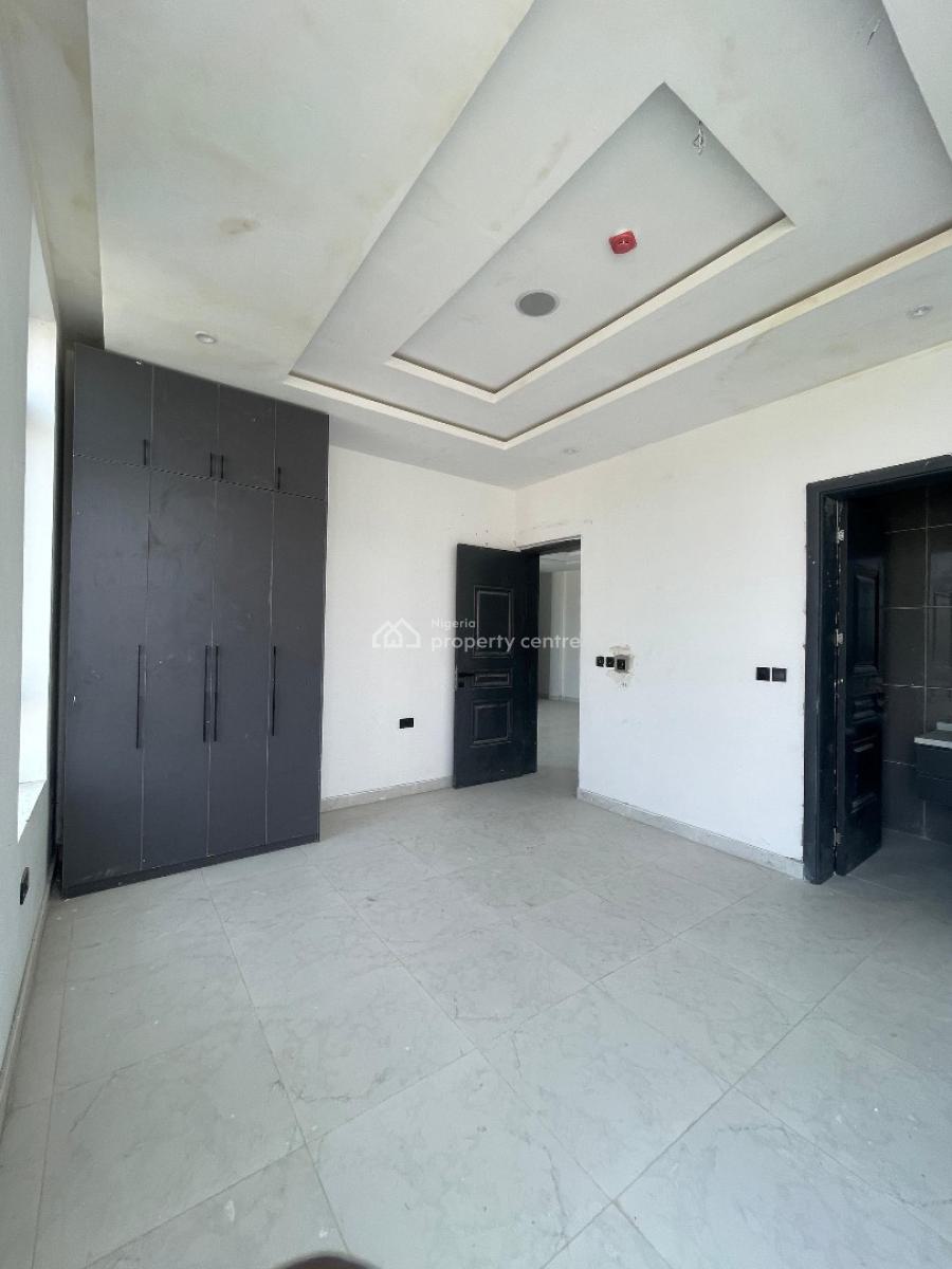 2 Bedroom Apartment with Elevator, Pool and Gym, Lekki Phase 1, Lekki, Lagos, Flat / Apartment for Sale
