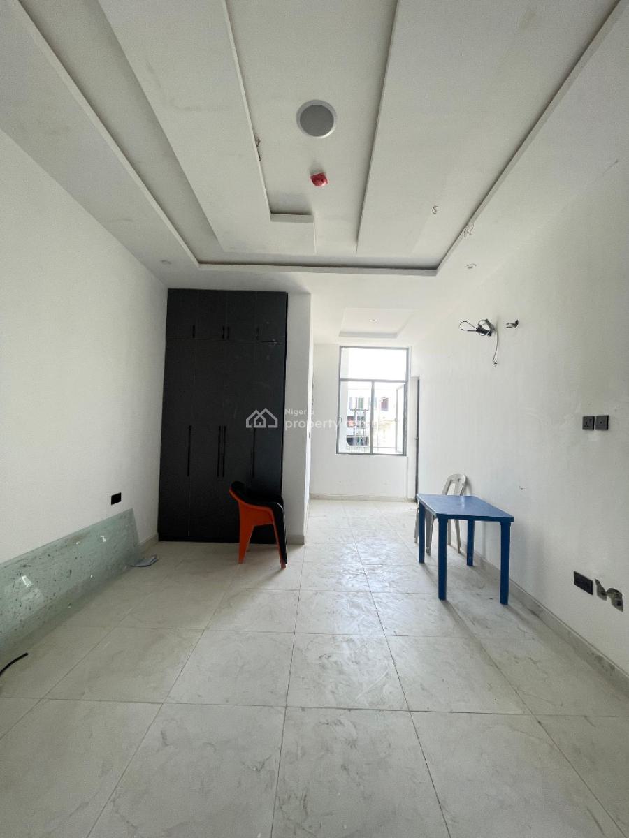 2 Bedroom Apartment with Elevator, Pool and Gym, Lekki Phase 1, Lekki, Lagos, Flat / Apartment for Sale