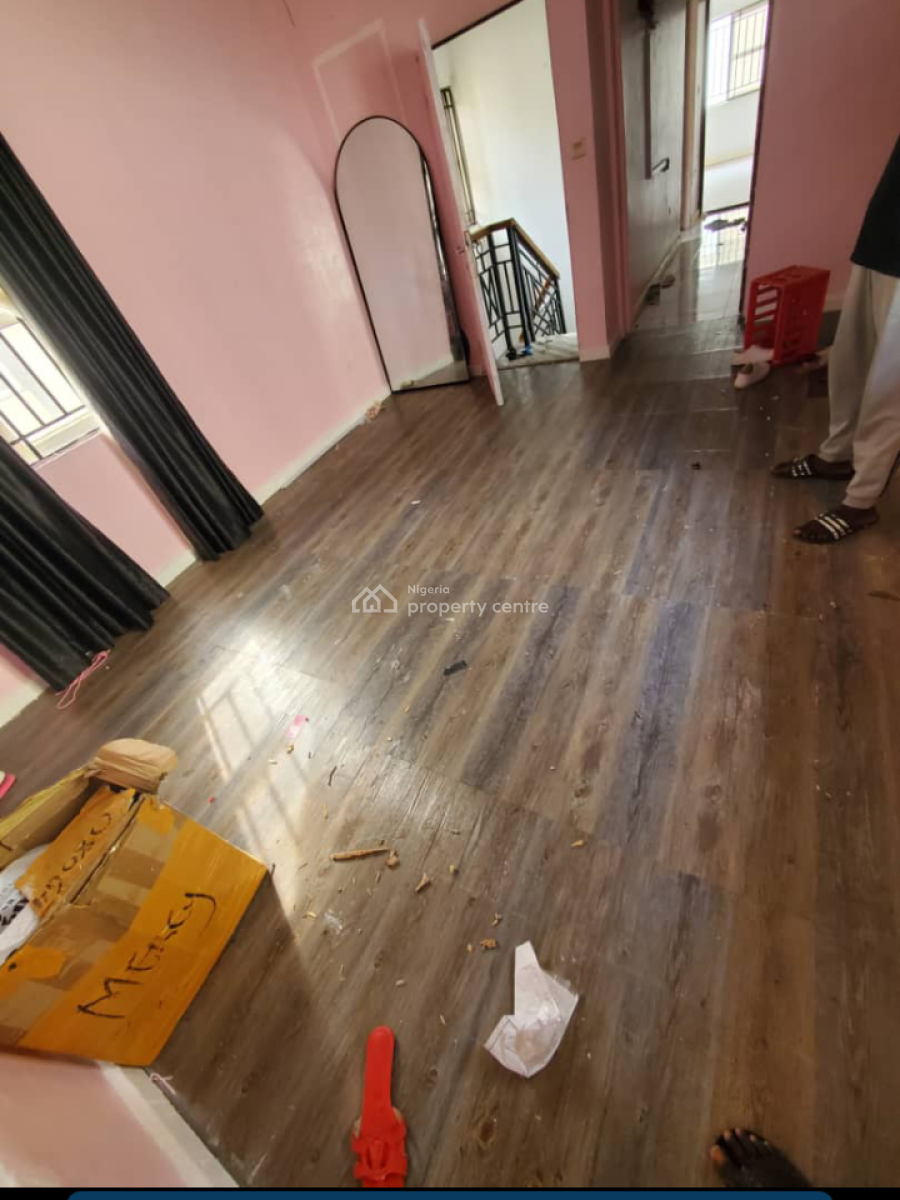 Spacious Two Bedroom Apartment, Lekki Phase 1, Lekki, Lagos, Flat / Apartment for Rent