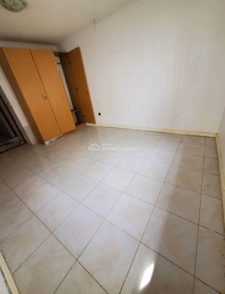 Spacious Two Bedroom Apartment, Lekki Phase 1, Lekki, Lagos, Flat / Apartment for Rent