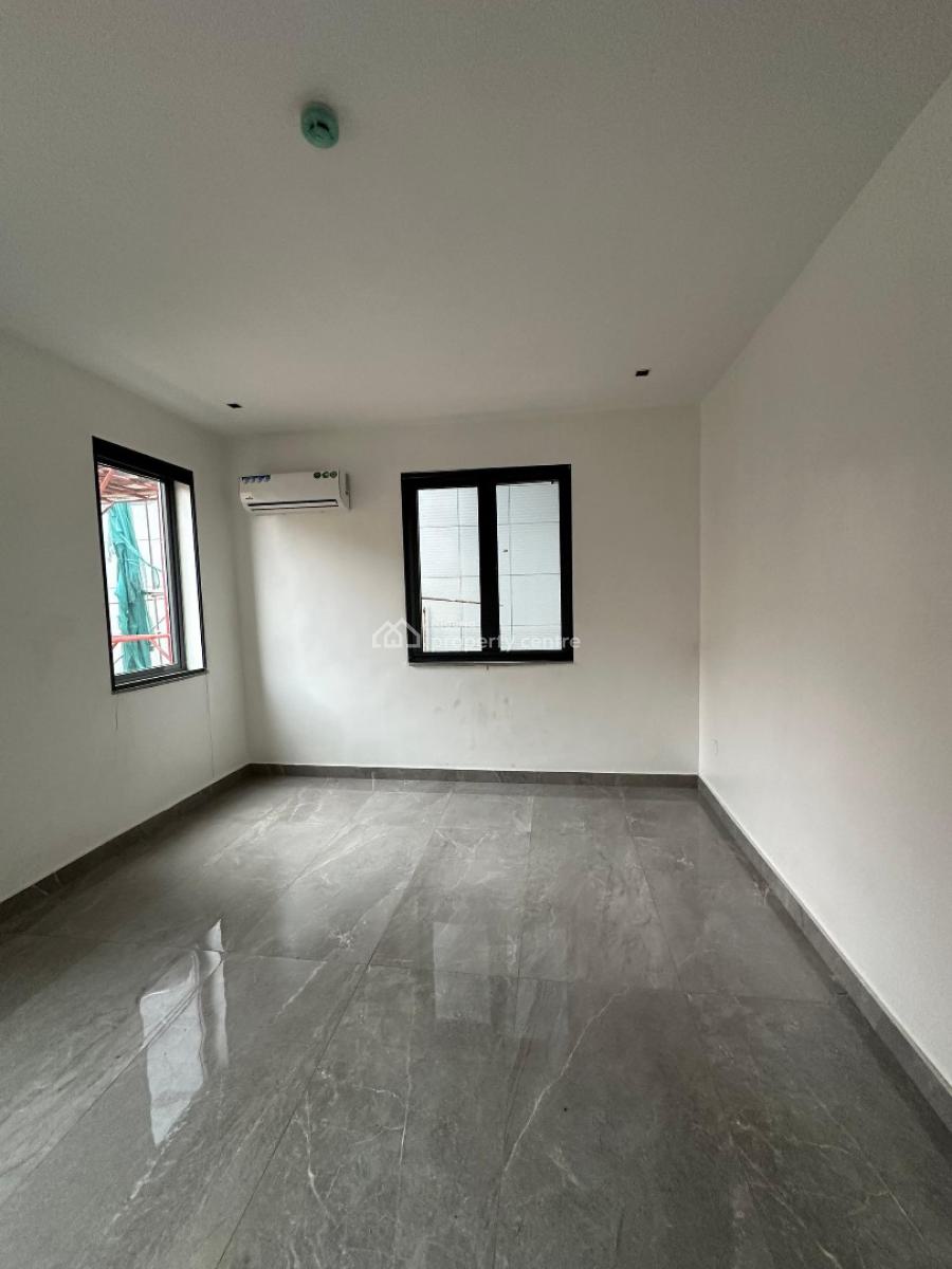 Beautifully Built 1bed Apartment with Pool &gym in Lekki Phase 1, Lekki Phase 1,lekki Lagos ,nigeria, Lekki Phase 1, Lekki, Lagos, Mini Flat (room and Parlour) for Rent